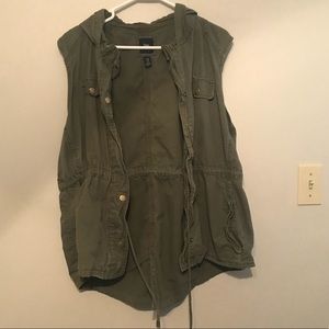 Green army color vest 💕